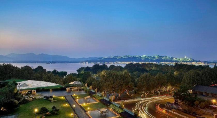 Sofitel Hangzhou Westlake - Few Steps To West Lake, With Panoramic Lake View Terrace Eksteriør billede