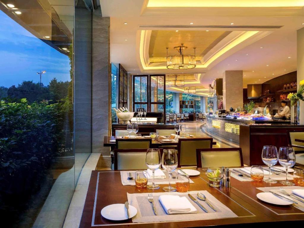 Sofitel Hangzhou Westlake - Few Steps To West Lake, With Panoramic Lake View Terrace Eksteriør billede